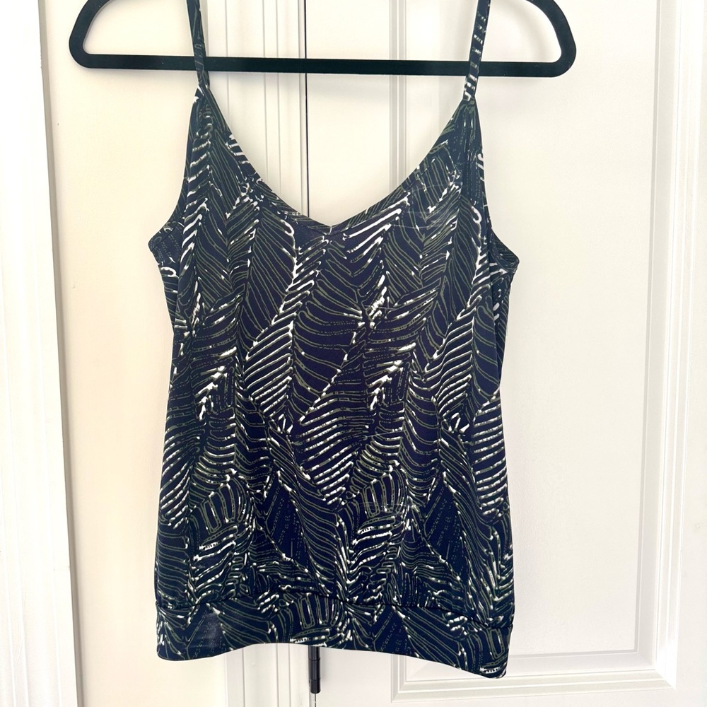 Evereve Navy, Moss and White Palm Leaf Print Camisole size Medium